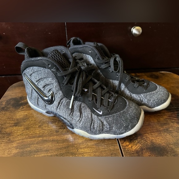 Nike Little Posite Pro GS Big Kid's Size 4Y Dark Grey Heather & Black - Picture 5 of 10